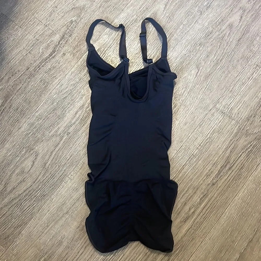 SKIMS SCULPTING BRIEF BODYSUIT XXS/XS - Picture 6 of 6